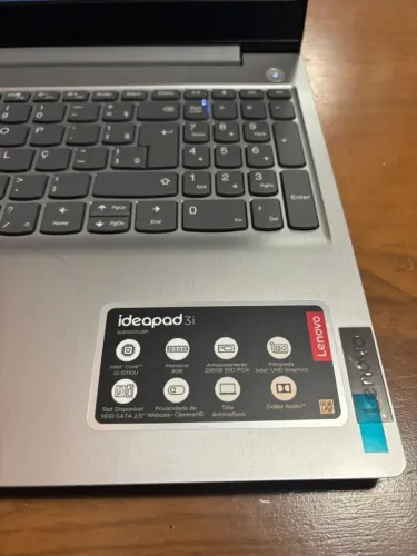 Notebook Lenovo em estado de novo
