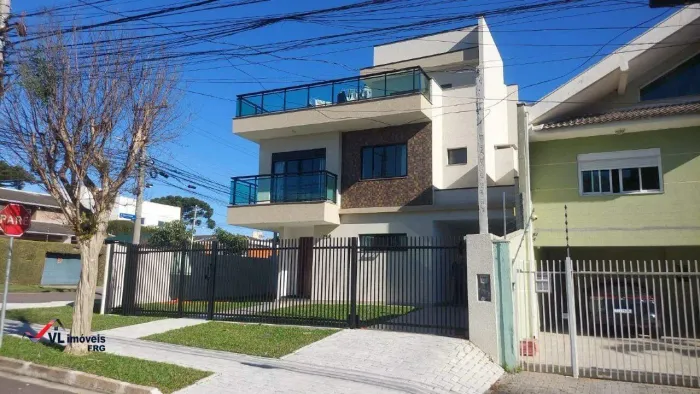 Sobrado triplex mobiliado á venda Tarumã em Curitiba - PR