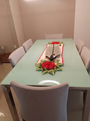 Mesa Jantar Inox com 6 cadeiras.