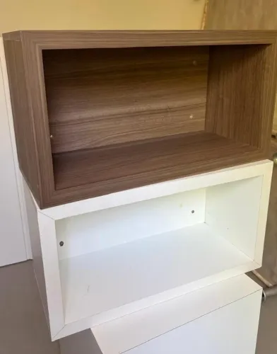 Kit dois Nichos Um branco e outro amadeirado