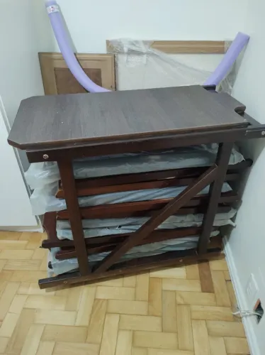 Mesa auxiliar para churrasco (armazena cadeiras embaixo)