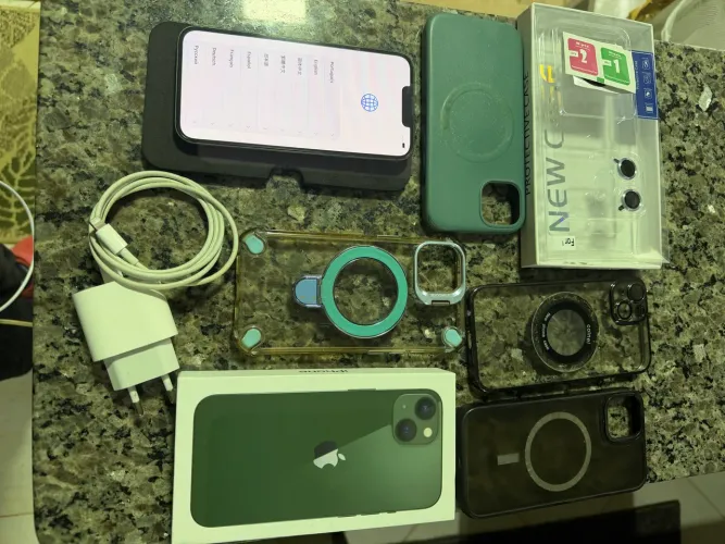 Celular iPhone 13 original/ 83% bateria