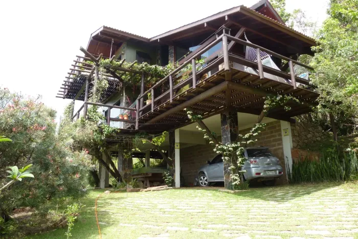 Casa para venda possui 100 metros quadrados com 2 quartos