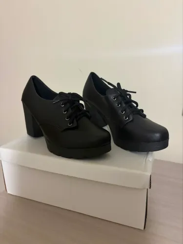 Sapato Oxford salto alto