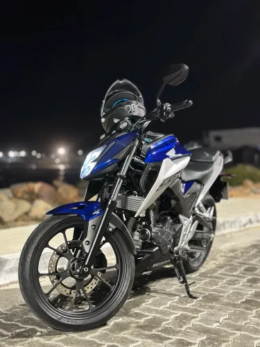 CB300f NOVA, MODELO 2026 AZUL