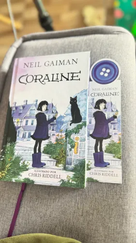 Livro Coraline Capa Dura - Novo