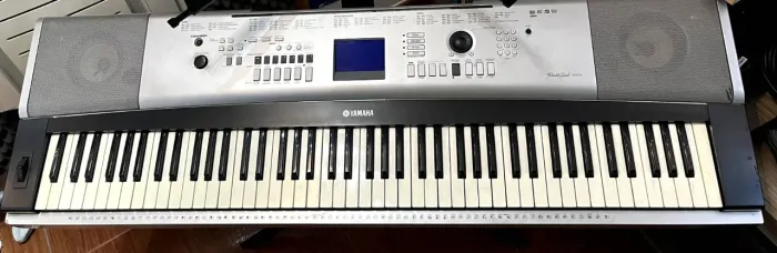 Teclado YAMAHA DGX 520