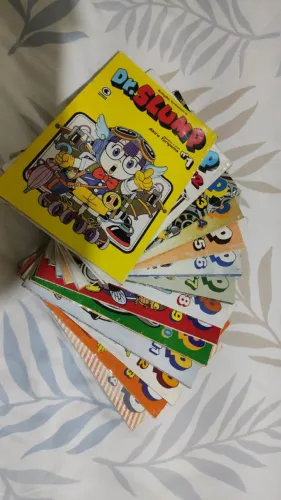 Coleção completa de mangás DR. SLUMP de Akira Toriyama (14 volumes)