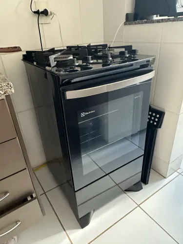 Fogão 4 bocas Electrolux vaporbake