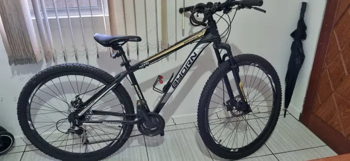 Bicicleta aro 29 byorn 21 velocidades Câmbio shimano suspensão freio a disco