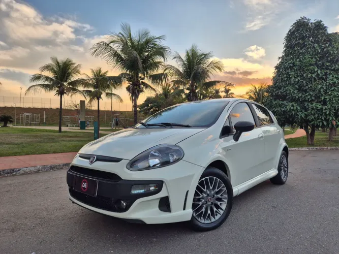 Fiat Punto Blackmotion Dual. 1.8 Flex 16V 5P 2015
