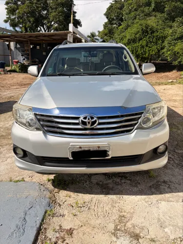 Toyota Hilux SW4 SR 4X2 2.7/ 2.7 Flex 16V Aut. 2013