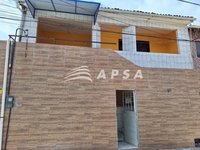 EXCELENTE CASA EM CRUZ DAS ALMAS, PRÓXIMO A PRAIA, COM ÓTIMA VENTILAÇÃO E ILUMINAÇÃO NATUR