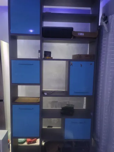 Conjunto Quarto Completo: Estante Livreiro + Armário Aéreo Modulado (Azul e Grafite)