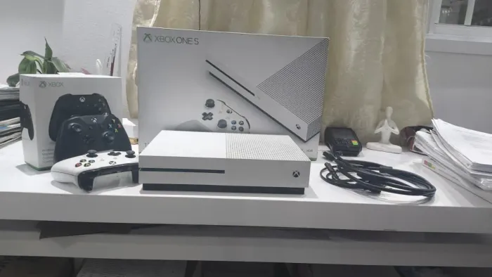 Xbox One S 512Gb