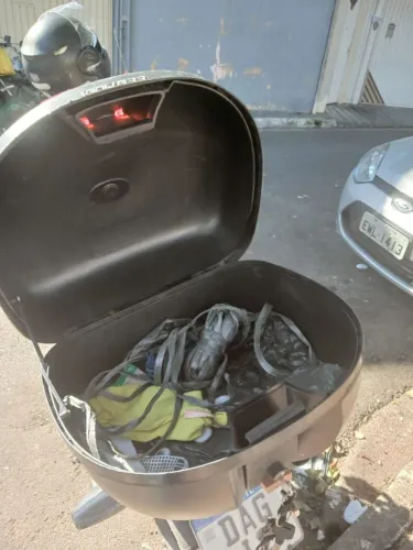 Baú de moto completo