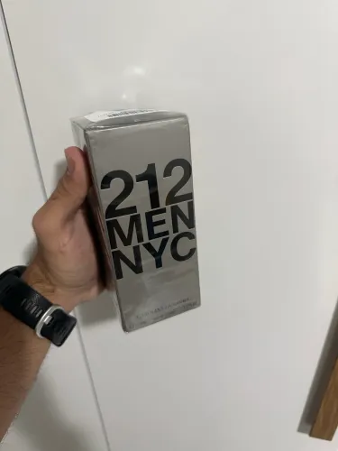 Perfume 212 vip men 100ML