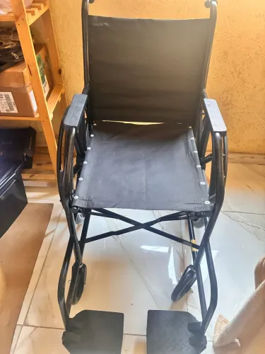 Cadeira de rodas nova