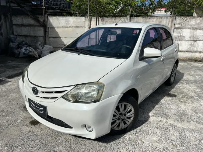 Toyota Etios XS 1.5 Flex 16V 5P Mec. 2015