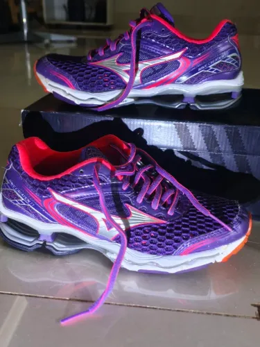 Tênis da Mizuno 37