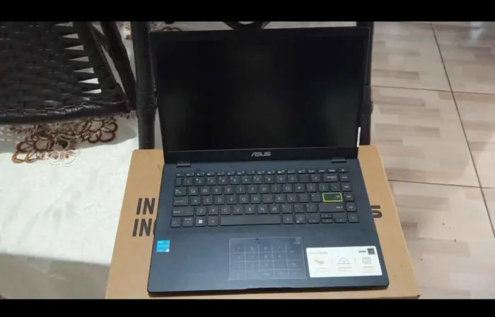 notebook Asus NOVO NA CAIXA parcelo quantas vezes precisar no cartão