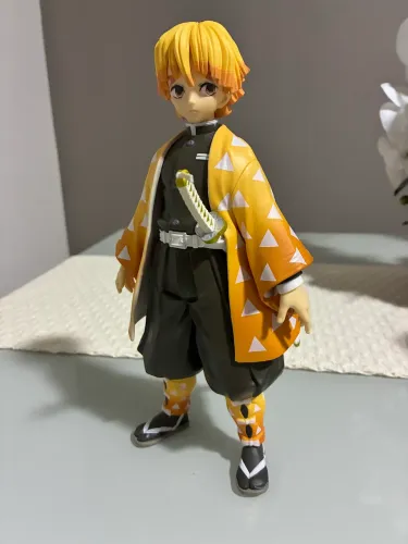 Figure Zenitsu Demon Slayer Grandista