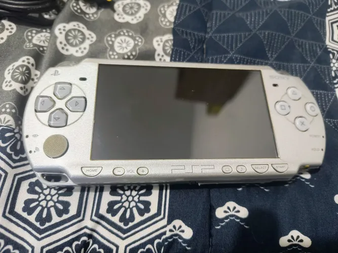 Playstation Psp Prata desbloqueado 