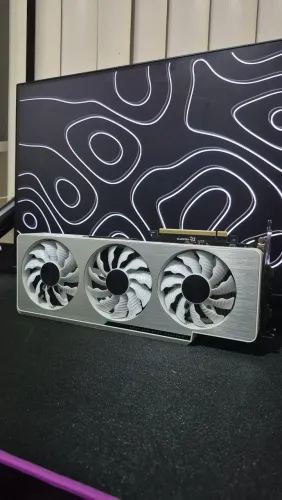 Placa de Vídeo Gigabyte Vision RTX 3080 10GB