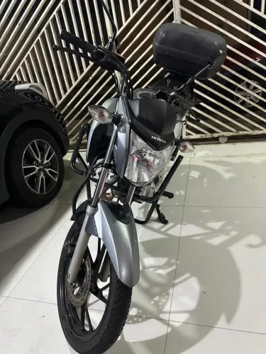Titan 160