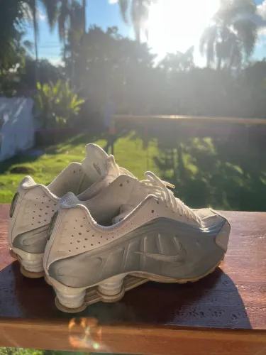 Nike shox r4