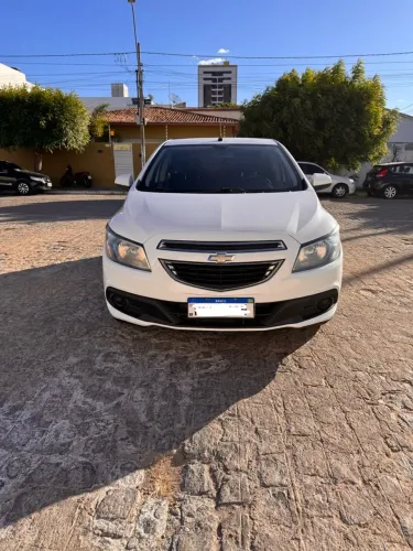 Chevrolet Onix Hatch LT 1.4 8V Flex Power Mec. 4P 2014