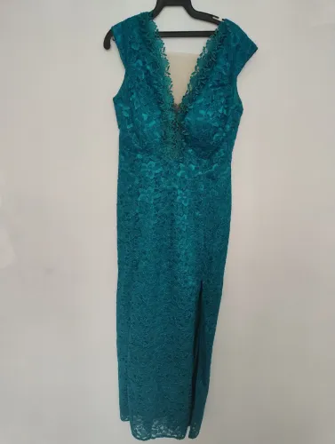 Vestifo de festa, semi novo