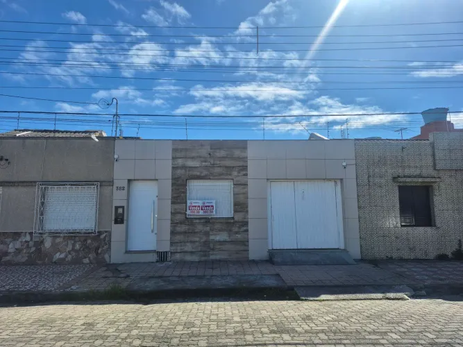 SEU NOVO LAR NO CORAÇÃO DE RIO GRANDE: CONFORTO, PRATICIDADE E LAZER NA RUA TRINDADE