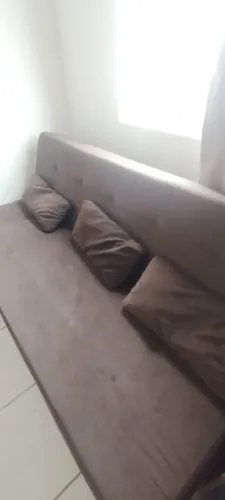 Sofá-Cama Marrom + Puff+ 3 Almofadas (Completo)