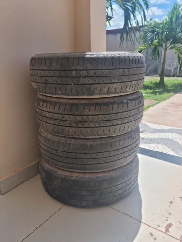 pneus Bridgestone