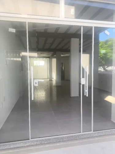 SALA comercial INGLESES, FUNDOS