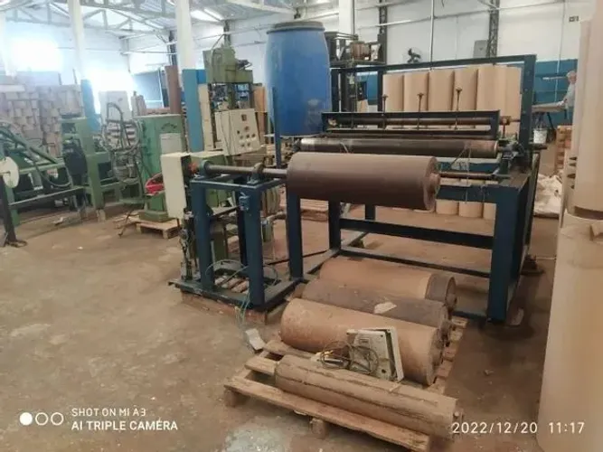 Fábrica de barricas de papelão completa