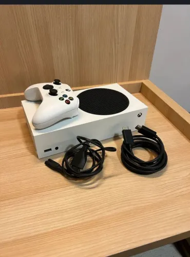 X box série S + 2 controles + Headset +Carregador de pilhas duracell