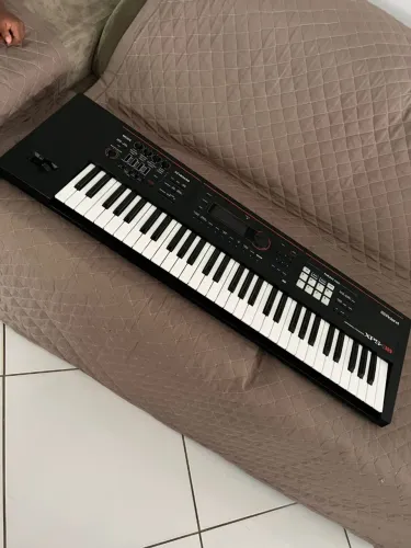 Roland XPS 30 