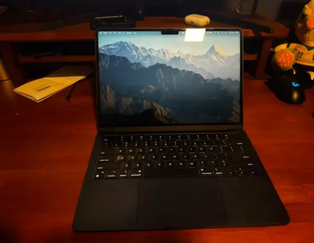 MacBook Air M3 13,6" 8GB/256GB Meia-noite - com caixa e carregador