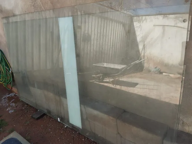 Vendo 2 portas em vidro.
