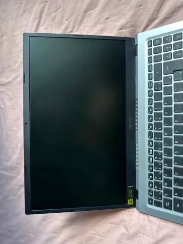 Acer Aspire 3 com 4GB de RAM e 256GB de SSD Prata