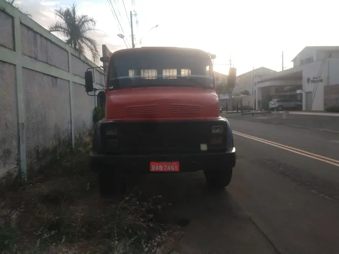 Vende-se Mercedes 13 13 truck