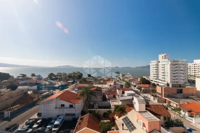 Apartamento duplex para alugar 3 quartos 200m² em Balneário Estreito, Florianópolis