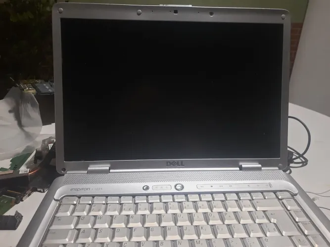Dell Inspiron 1525 novo, mas desmontado.
