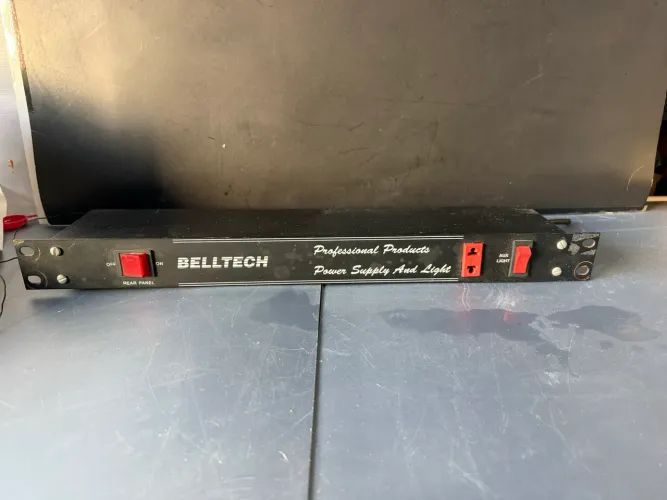 Régua de energia 08 saídas Max. 3000 W - BELLTECH