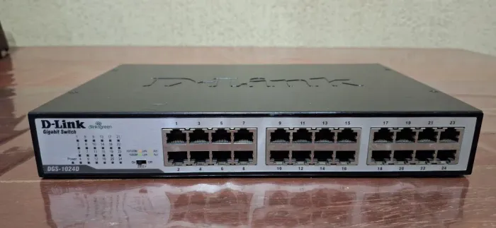 SWITCH D-LINK GIGABIT 24 PORTAS - MODELO DGS-1024D