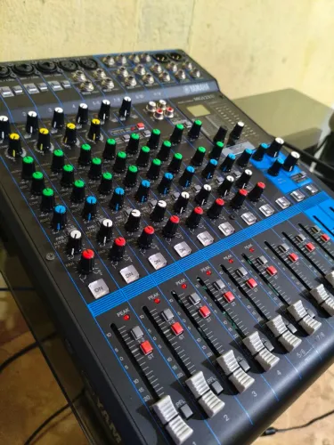 Mesa de som Yamaha MGXU12