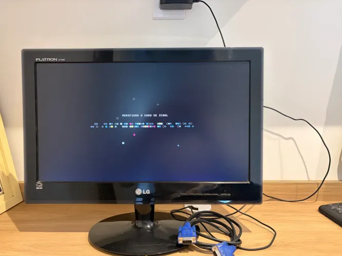 Monitor LG Flatron E1940 funcionando perfeitamente