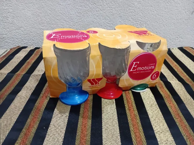 Jogo de taças para milk-shake, sorvete, etc...